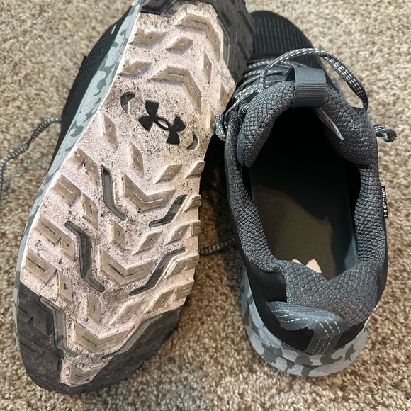 Mens UA Charged Tennis Shoes- Size 12 - Picture 6 of 7